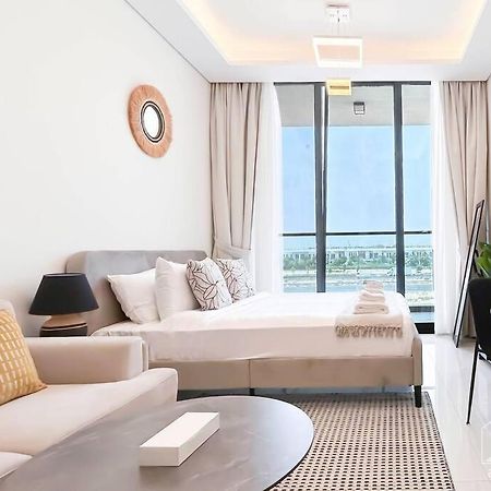 Luxurious Studio & Balcony At Samana Golf Avenue Leilighet Dubai Eksteriør bilde