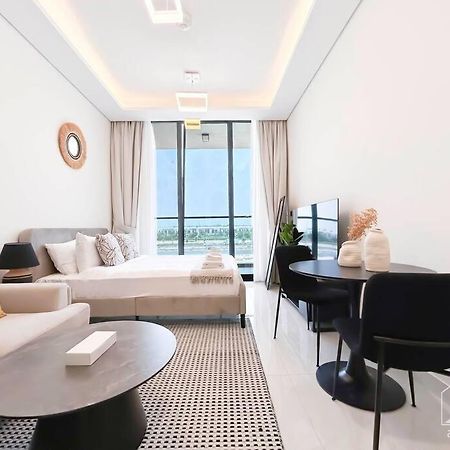 Luxurious Studio & Balcony At Samana Golf Avenue Leilighet Dubai Eksteriør bilde