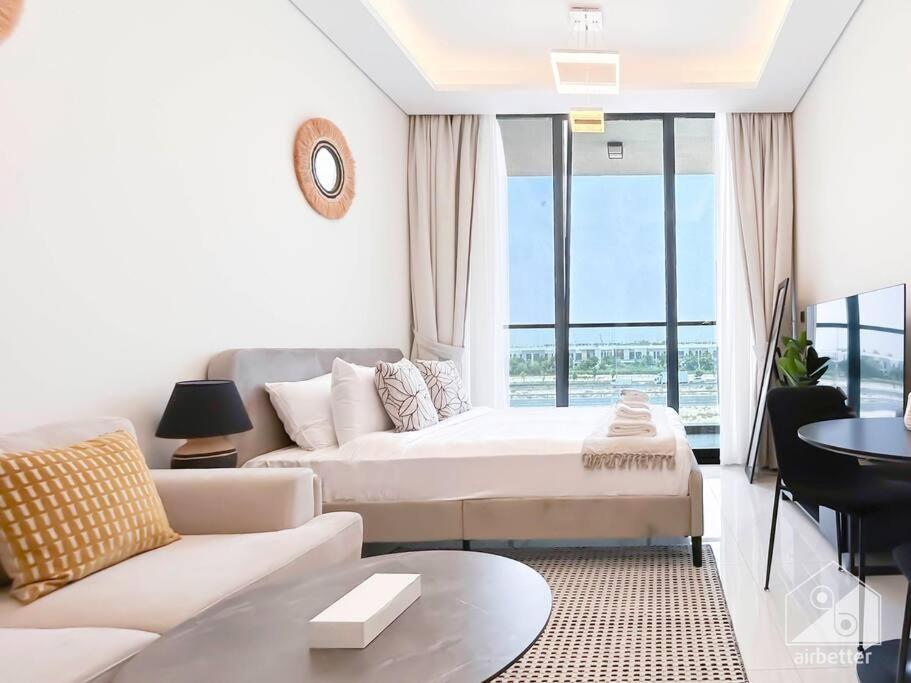 Luxurious Studio & Balcony At Samana Golf Avenue Leilighet Dubai Eksteriør bilde