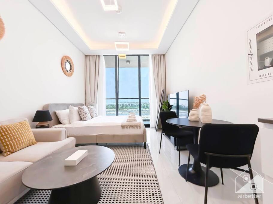 Luxurious Studio & Balcony At Samana Golf Avenue Leilighet Dubai Eksteriør bilde